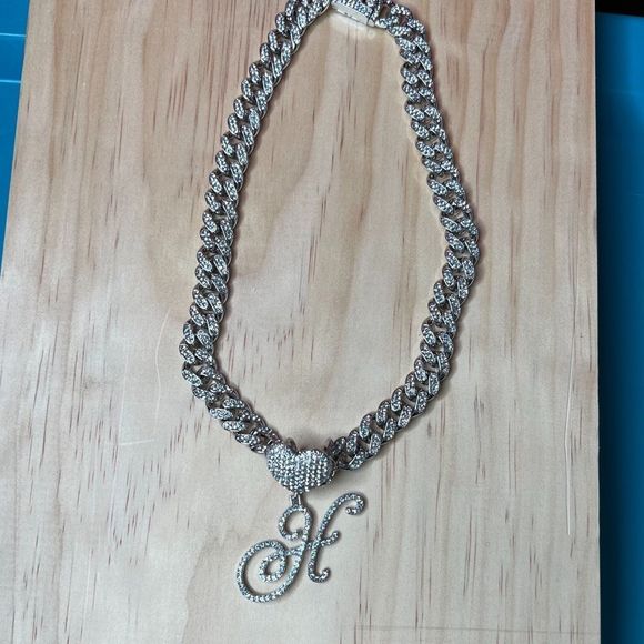 Rhinestone heart initial H pendant on Cuban chain necklace - Picture 1 of 6